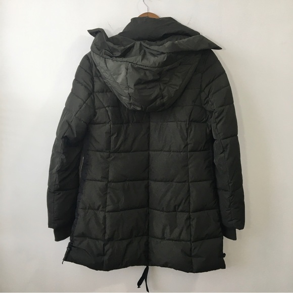 Guess women’s olive green hooded coat. Size medium. - Picture 16 of 16